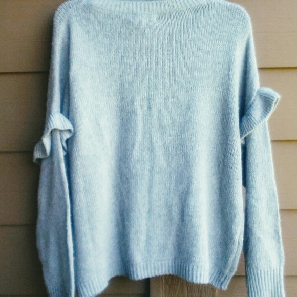 NEW Embroidered gray sweater ruffle top size L - Picture 4 of 8